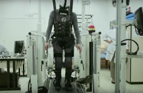  Paraplégie : la réalité virtuelle pourrait aider à retrouver le contrôle de certains muscles