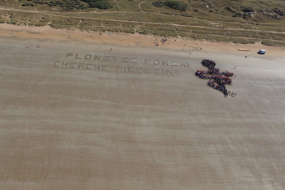 Désert médical : un village breton se mobilise