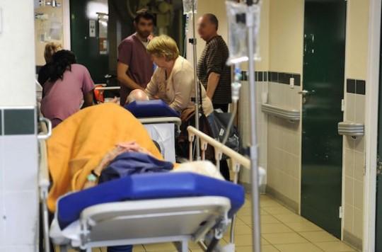 Crise à l'hôpital : le patron de la FHF s'en prend aux libéraux