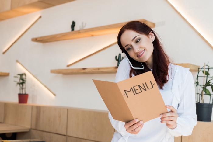 Alimentation : l'étiquetage nutritionnel des menus réduirait notre ration calorique