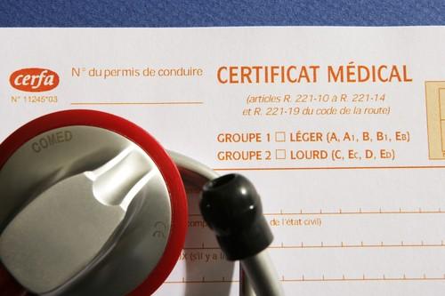 Faux certificats de migrants : la Cimade pointe de nombreux médecins
