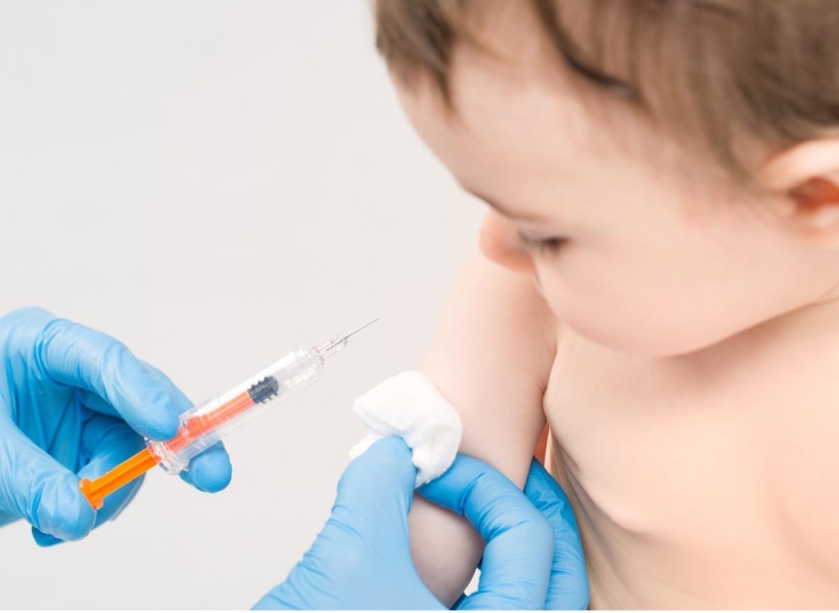 Rougeole : report de la vaccination de millions d’enfants avec la Covid-19