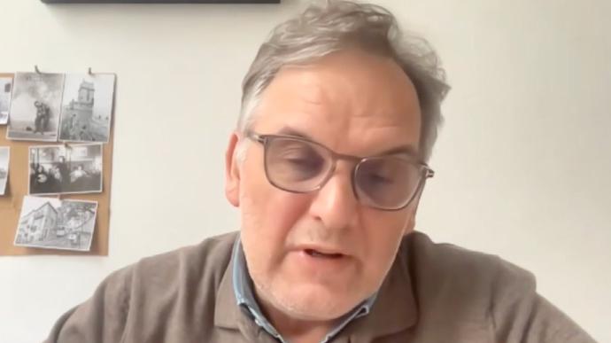 Cancer du sein RH+/HER2- précoce et inhibiteurs de cycle avec le Pr Joseph Gligorov Cancer du sein RH+/HER2- précoce et inhibiteurs de cycle avec le Pr Joseph Gligorov