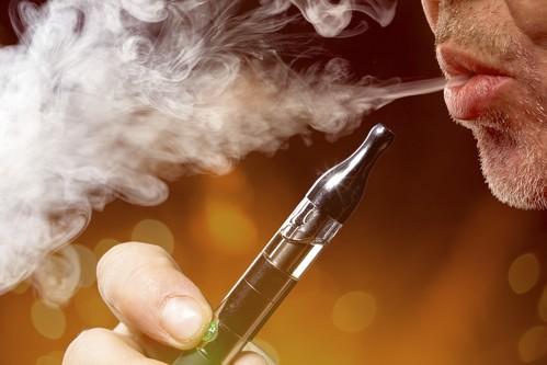 Jacques Le Houezec : « Il ne faut pas faire de la e-cigarette un médicament »
