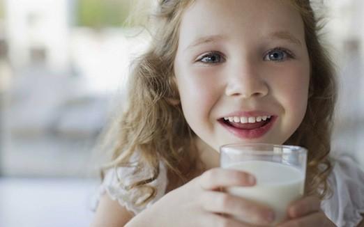 Lait et risque de fractures : l'étude qui accuse