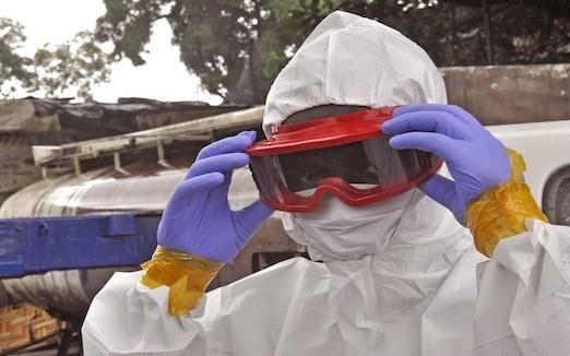 Ebola : “Il faut envoyer des cargos de médecins en Afrique !”