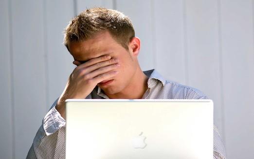 Souffrance au travail : le généraliste peut être plus qu’une sentinelle