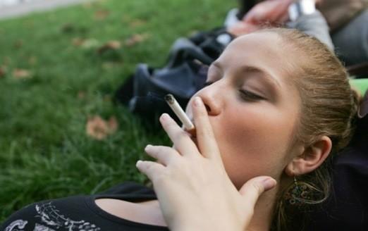 Tabac : pourquoi la consommation ne baisse pas chez les jeunes